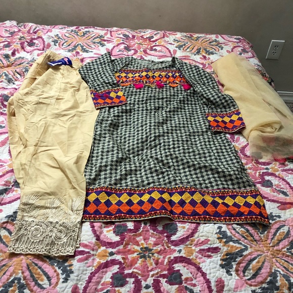 Pakistani Dress new size small - Picture 2 of 8